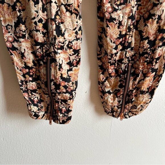 Anthropologie Diandra Pleated Floral Jogger Pants - Picture 8 of 13